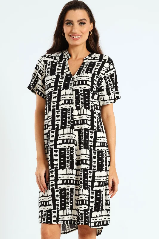 Pleat Front Mandarin Collar Shift Dress - Black/White