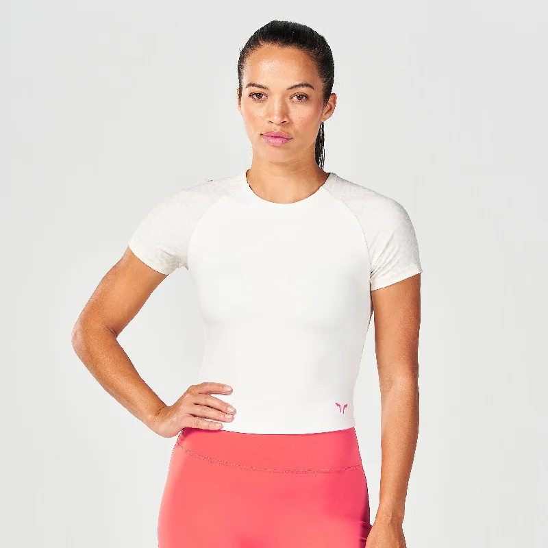 Define Gym Tee - Pearl White Print Asymmetrical Pockets Print