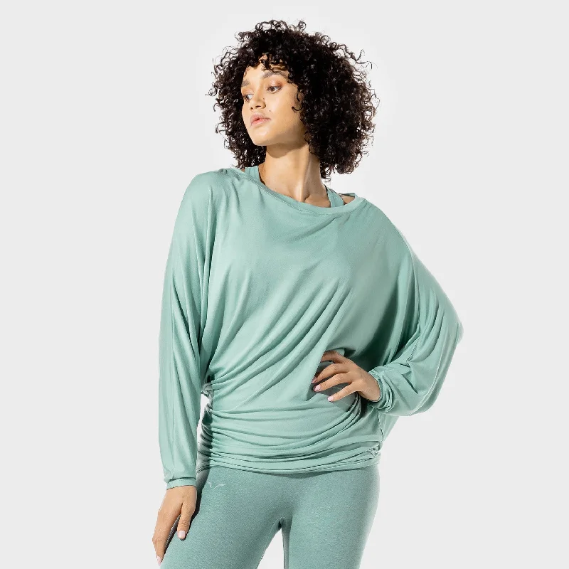 Women's Fitness - Drape Tee - Basil Welt Pockets Slit Pockets Flap Pockets
